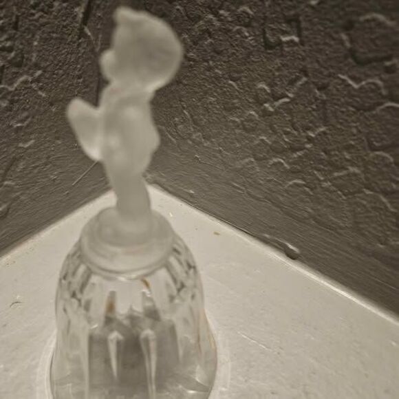 Dinner Bell 1994 Avon Hummel Goebel Crystal Bell 5.5" Hand Bell - Picture 3 of 6